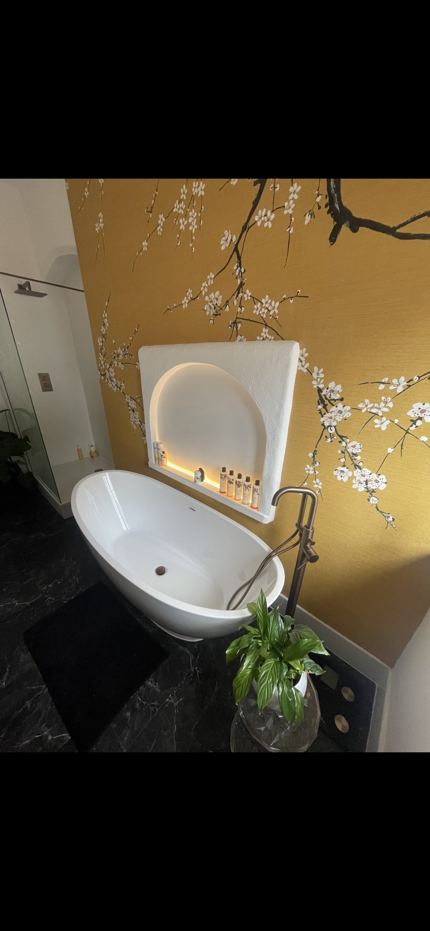 Freestanding bath